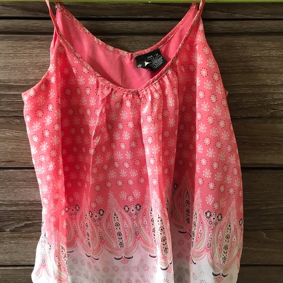 Fashion Tank - Picture 2 of 3